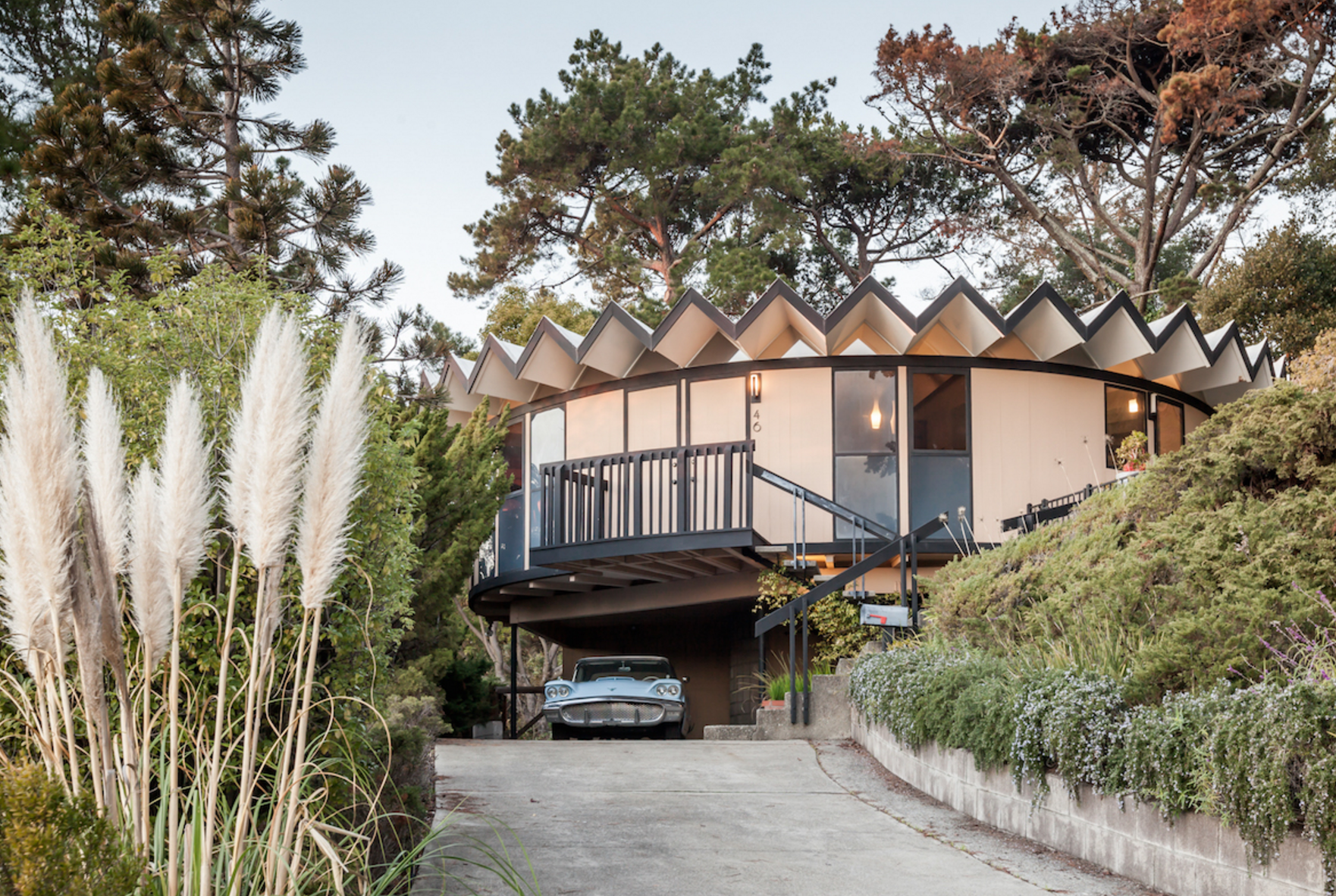 MID CENTURY LOVING COUPLE MAKES A TIME CAPSULE IN OAKLAND